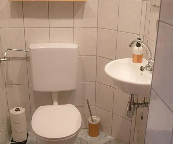 Gutshof Zum Wurzgarten Homestay