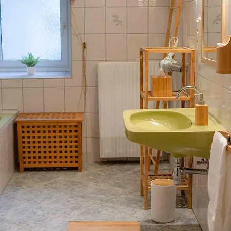 Privatunterkunft Gutshof Zum Wurzgarten *