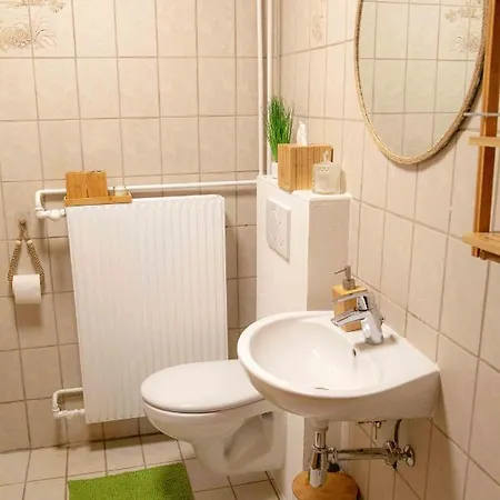 Privatunterkunft Gutshof Zum Wurzgarten