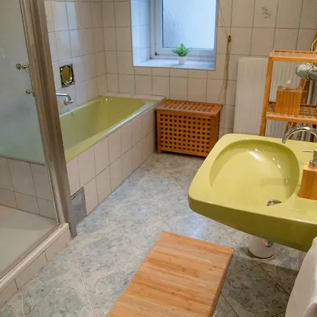 Privatunterkunft Gutshof Zum Wurzgarten