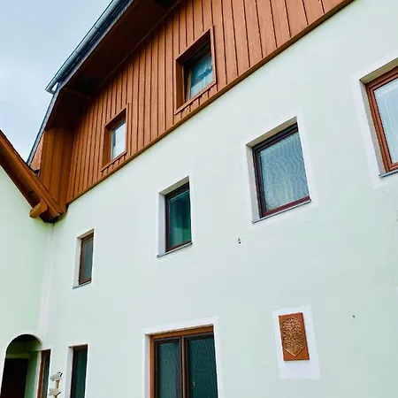 Privatunterkunft Gutshof Zum Wurzgarten