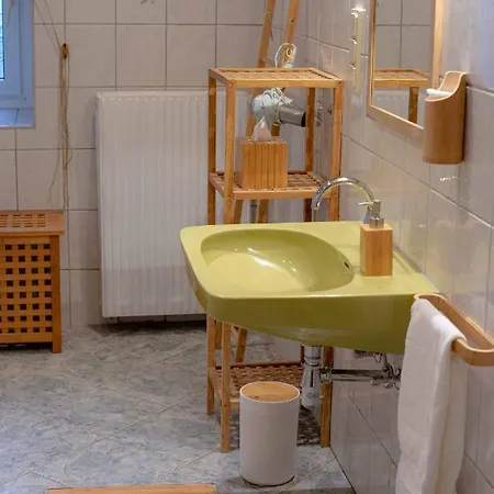 Privatunterkunft Gutshof Zum Wurzgarten